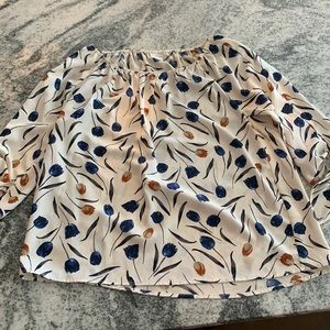 Kaileigh womens medium top great worn off the shoulder